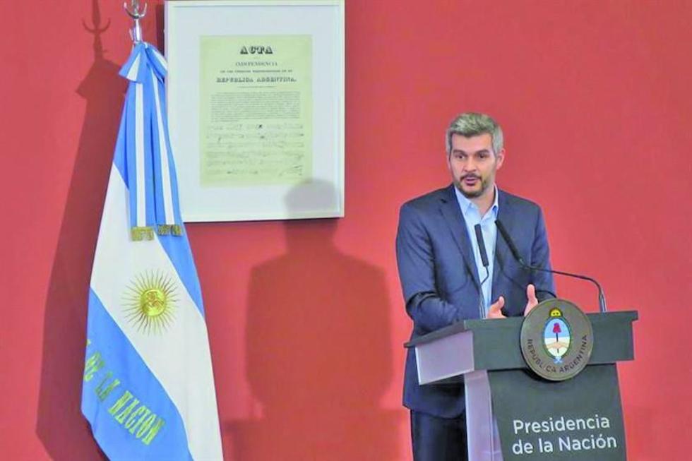 Argentina negocia un crédito del FMI y descarta crísis económica