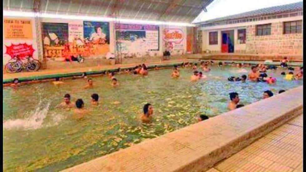 Niña muere asfixiada tras ser succionada en piscina
