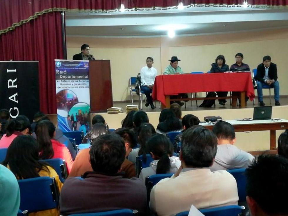 Socializan Ley de la Juventud en la escuela de maestros