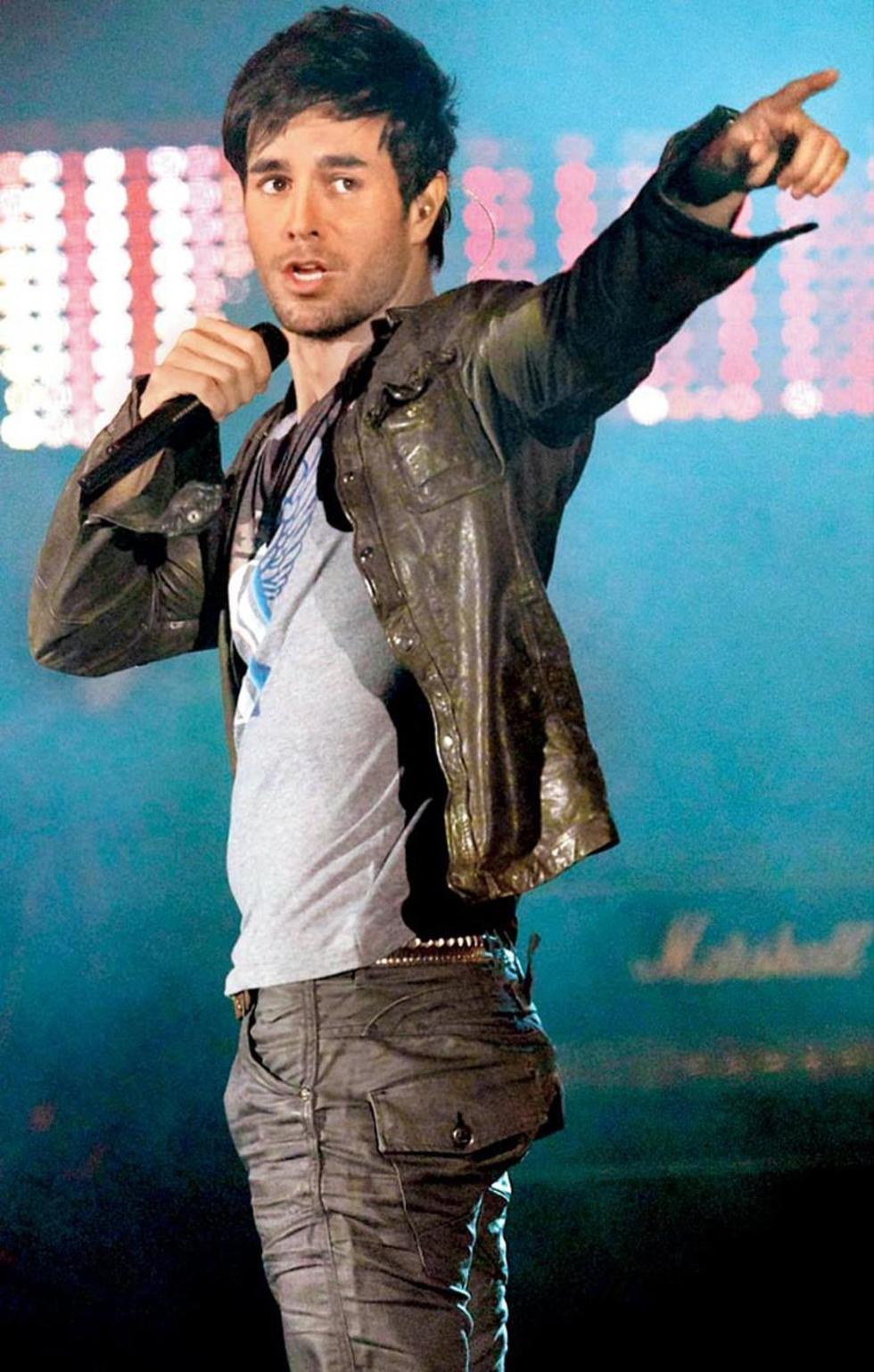 Iglesias promueve concierto con Ronaldo