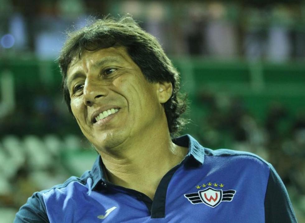 Peña alista su artillería para derrocar al santo