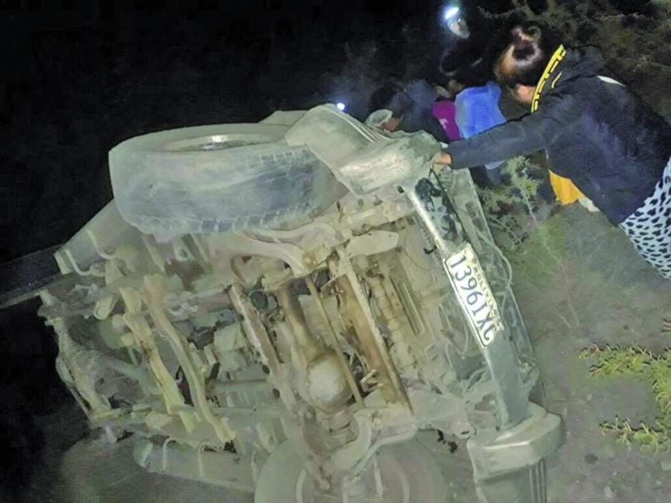 Conductor de un vehículo muere tras perder control