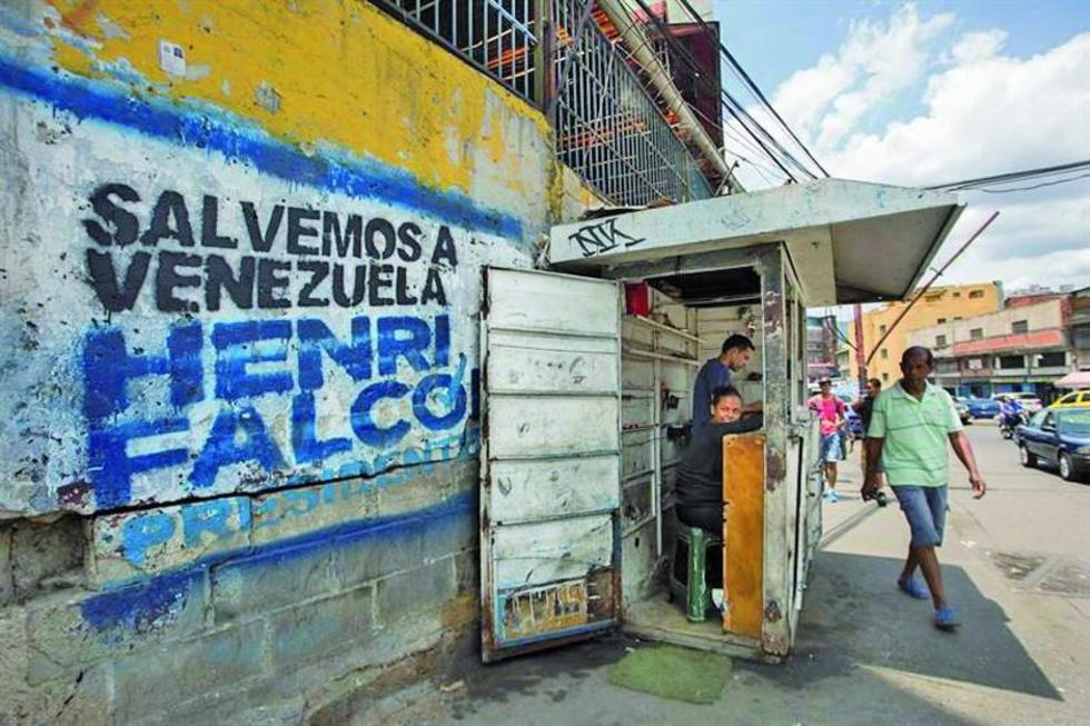 Venezuela elige a su presidente con una oposición fragmentada