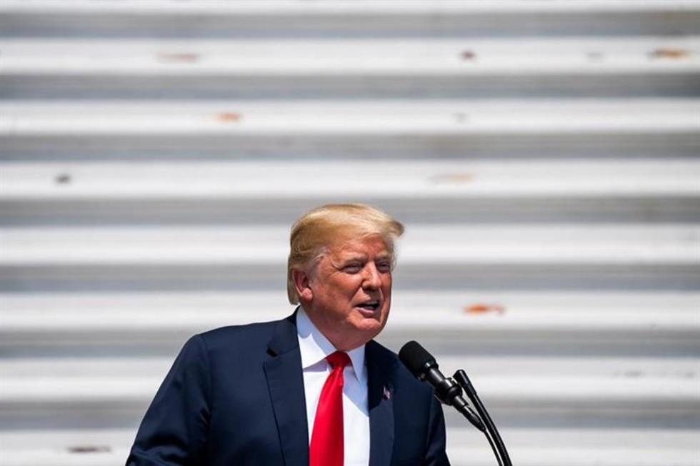 Trump obliga a investigar si el FBI espió su campaña electoral