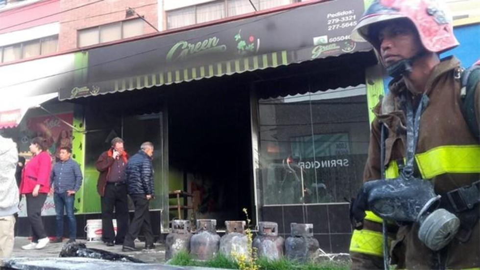 Restaurante se incendia en la zona sur de La Paz