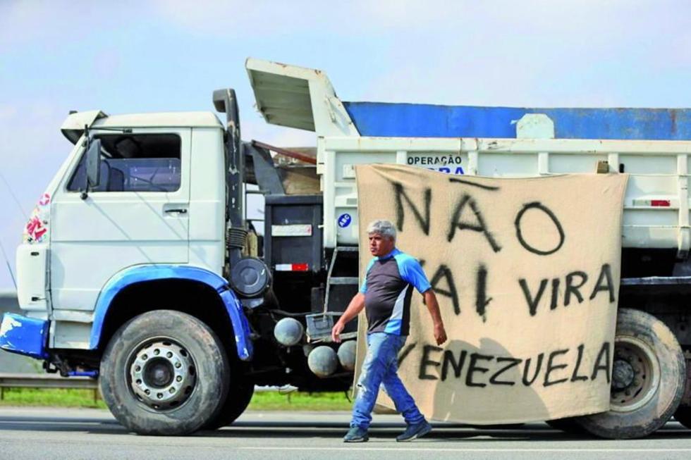 El Gobierno brasileño logra una tregua de 15 días con camioneros