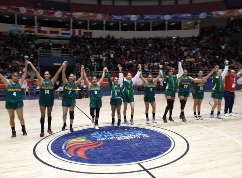 Bolivia obtiene medalla de plata en baloncesto