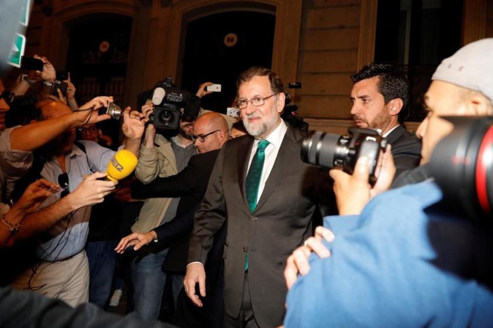 Socialista Sánchez suma apoyo para sustituir a Rajoy en España