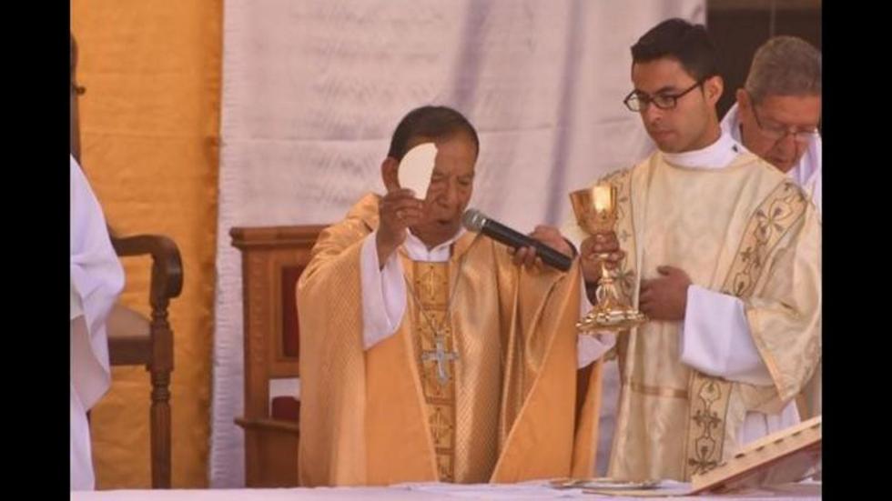 Imagen de primera santa preside la misa de Corpus