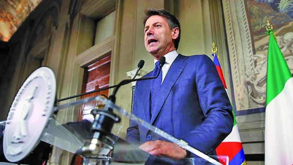Giuseppe Conte jura como primer ministro de en Italia