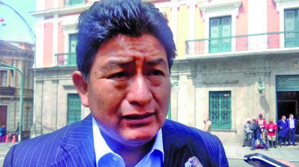 MAS convoca a marchar en apoyo al ministro Carlos Romero