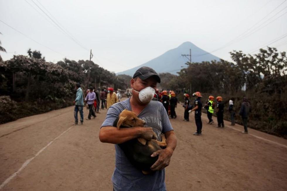 Erupción de volcán en Guatemala ya causa 69 personas fallecidas