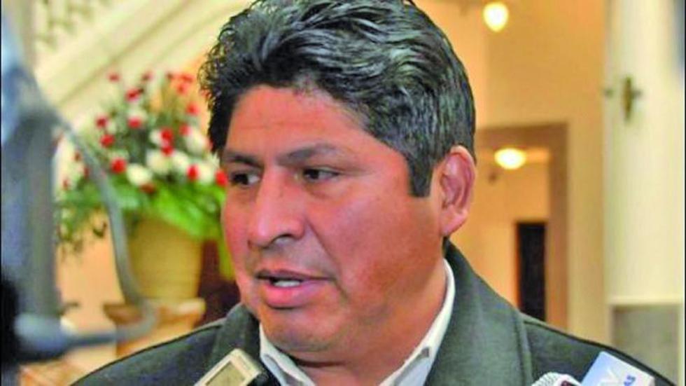 Exministro que reveló mal de Gualberto Cusi vuelve a una cartera de Salud