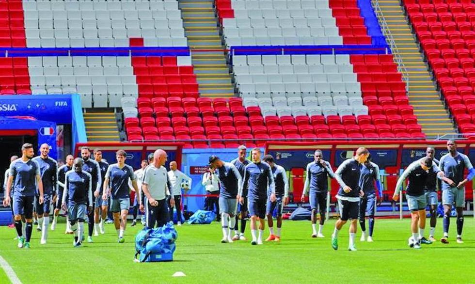Francia pone a prueba la ilusión de Australia