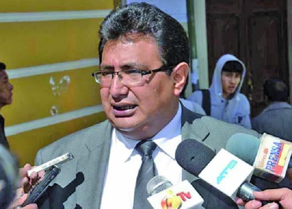 Opositor pide informe oral al canciller por Ruddy Flores
