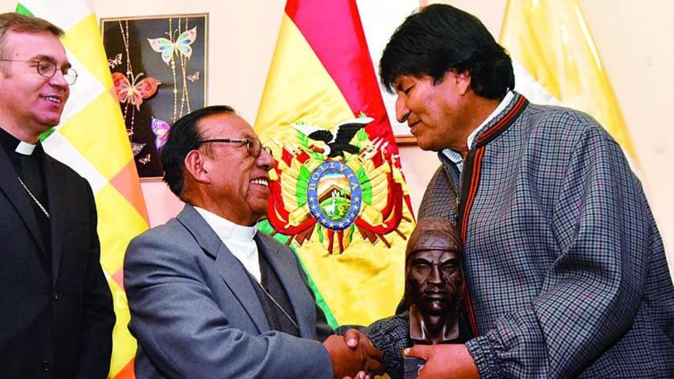 Morales acompañará a Ticona al Vaticano y se reunirá con el Papa