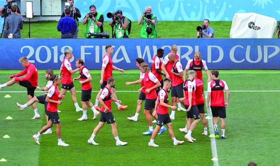 Francia se enfrenta a una Dinamarca que necesita ganar