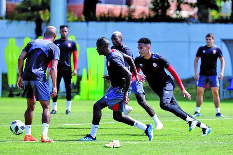 Perú quiere despedirse del Mundial con un triunfo