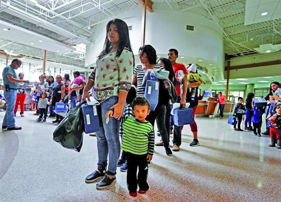 Celebran decisión de reunificar a familias inmigrantes en EE.UU.