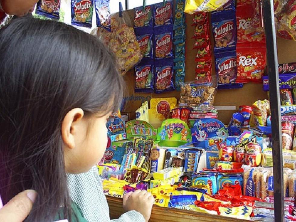 Controlan la calidad y la vigencia de productos en los kioscos de escuelas