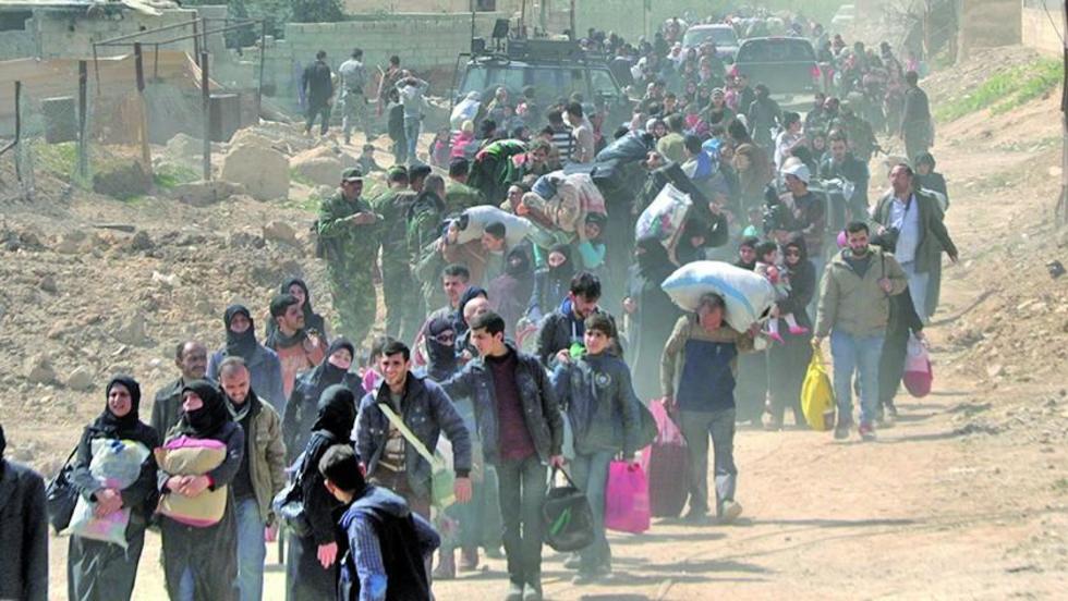 La ofensiva militar en el sur de Siria desplaza a 120.000 civiles