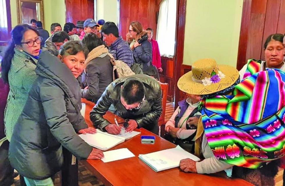 Buscan diálogo entre Colcha K y Uyuni para evitar conflictos