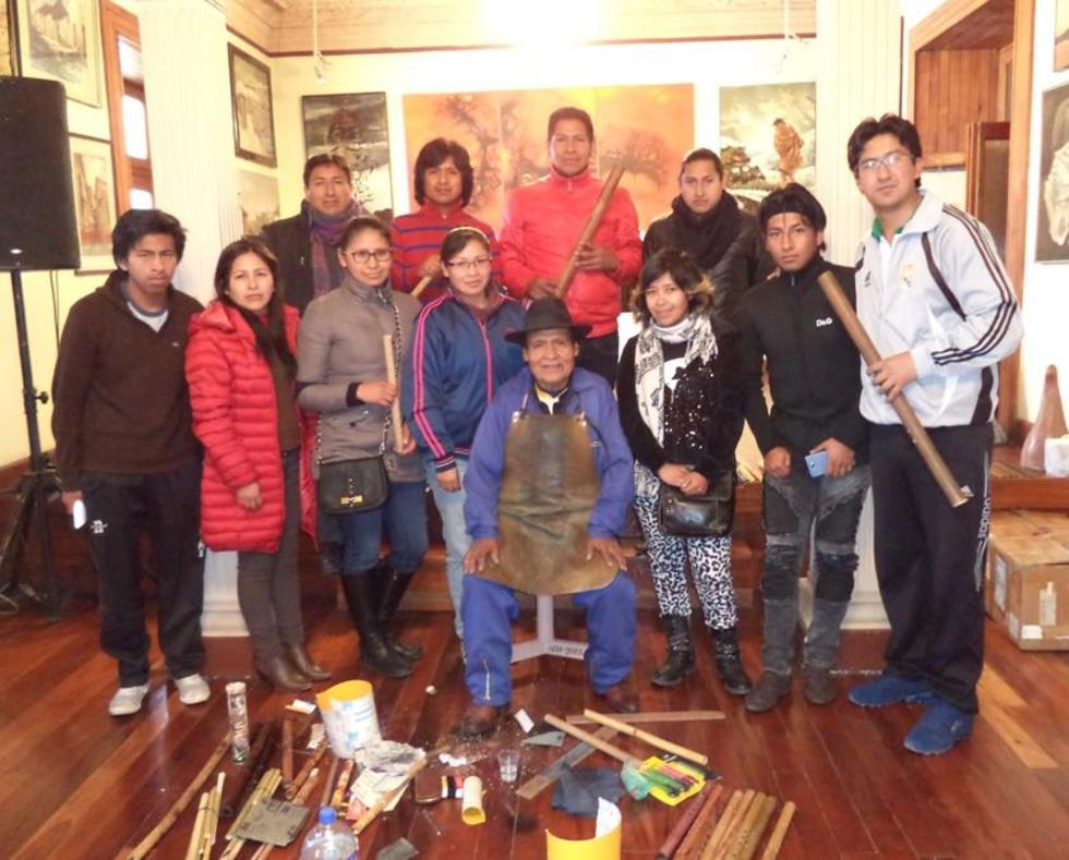 Villanueva dicta el taller de la Quena