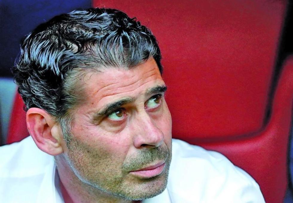 España rompe relación con el DT Fernando Hierro