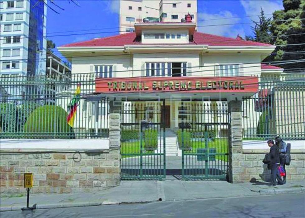 Analizan flexibilizar requisitos para procesos de revocatorio 