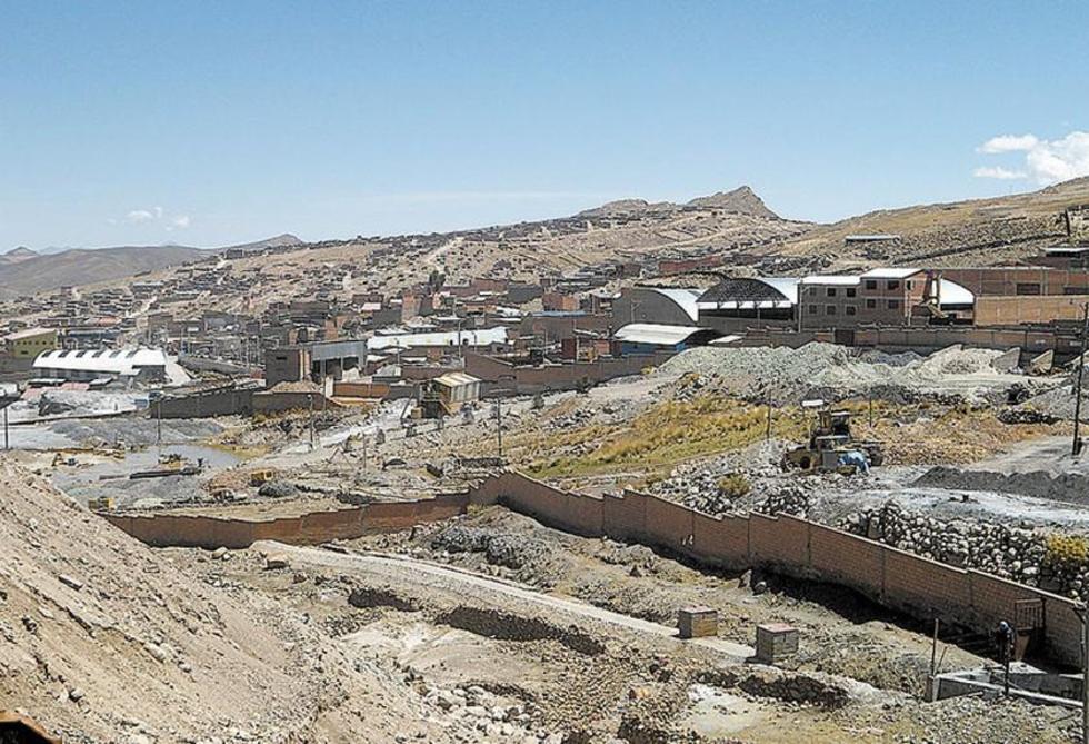Prohiben manipulación de minerales en campo abierto