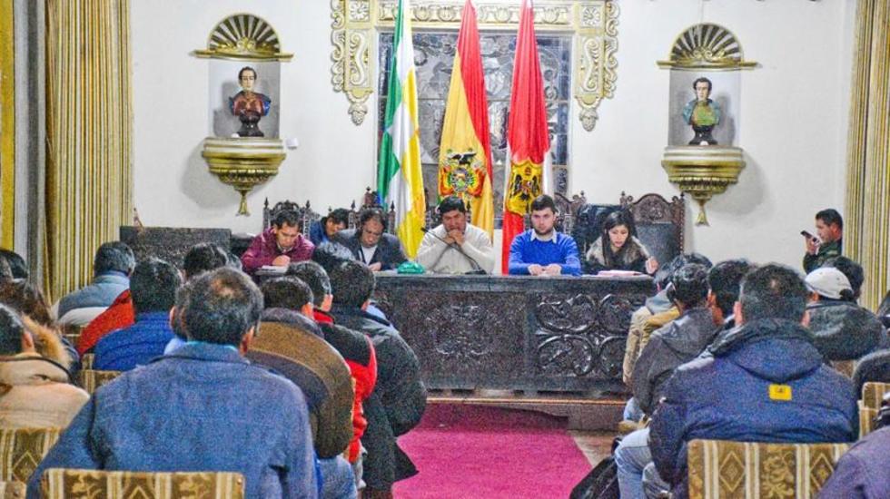 Cartelone paga sueldos y avanza solución a conflicto