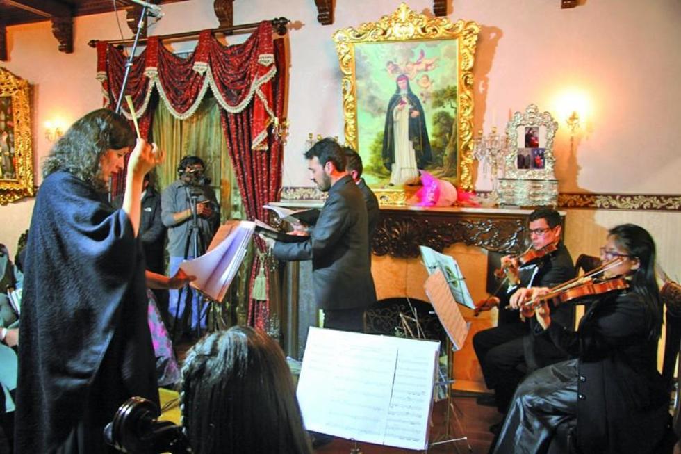 Actúa ensamble de cuerdas Arequipa