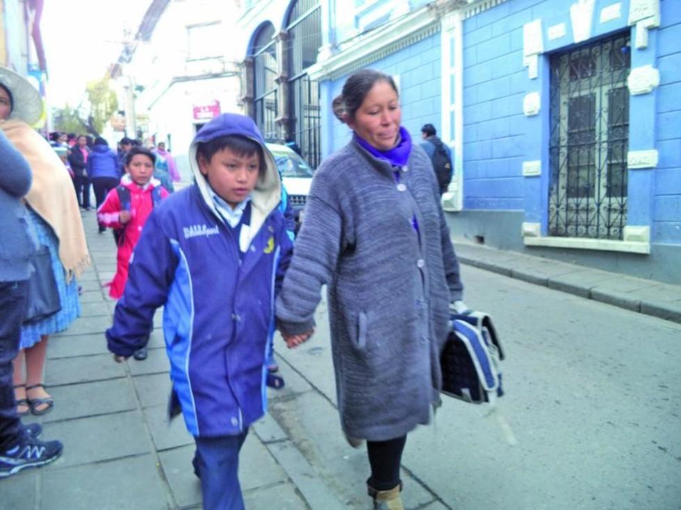 Labores educativas se reiniciaron ayer en 30 de 33 distritos escolares