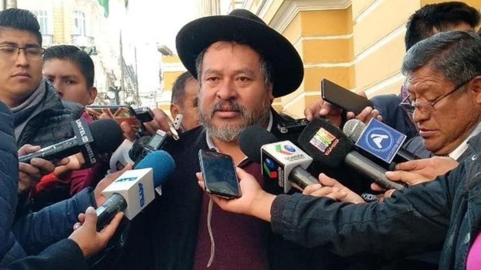 Gobierno advierte que plataformas no pueden llevar carteles en el desfile