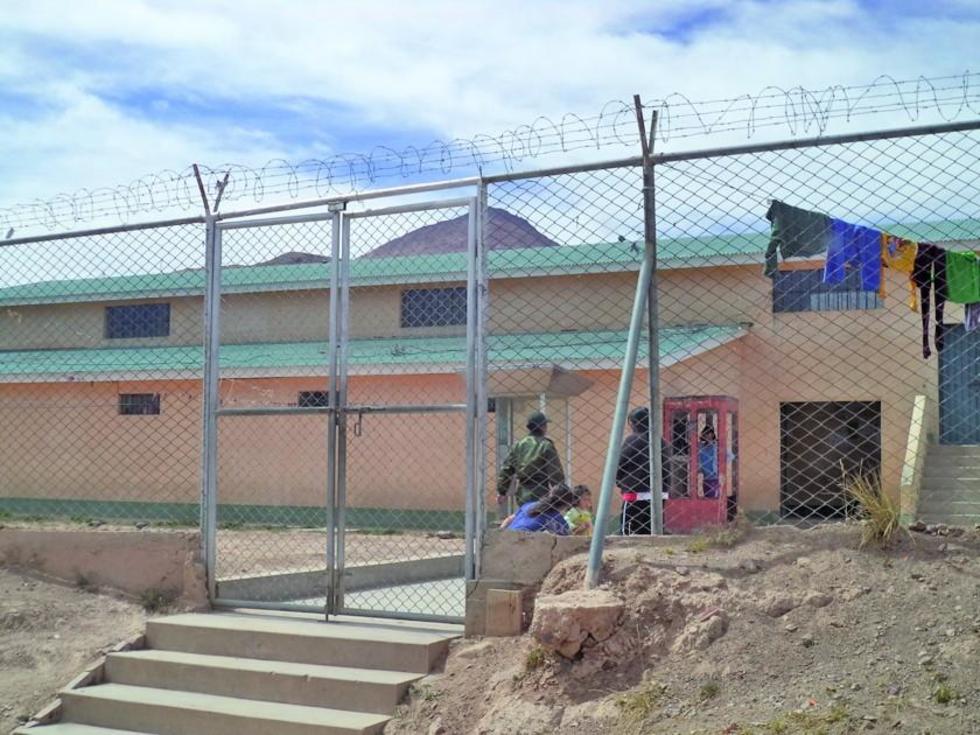 Defensora gestionará la construcción de un baño