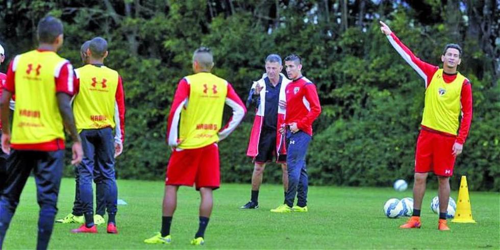 Sao Paulo se mide a Colón por el boleto a octavos