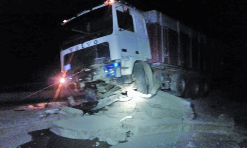 Luz enceguese a chofer y causa accidente