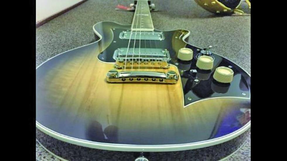 Venden guitarra de George Harrison