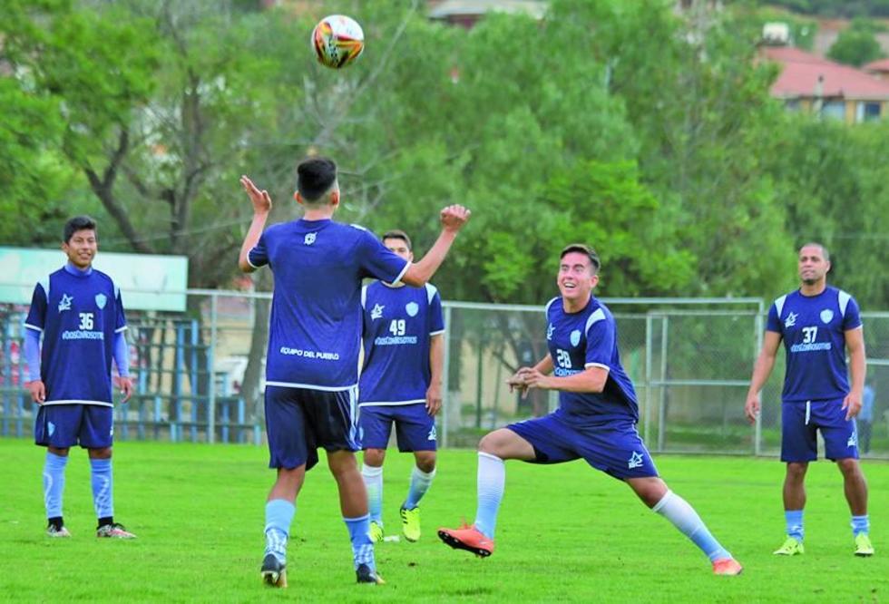 Aurora busca su primer triunfo en el torneo a costa de Universitario