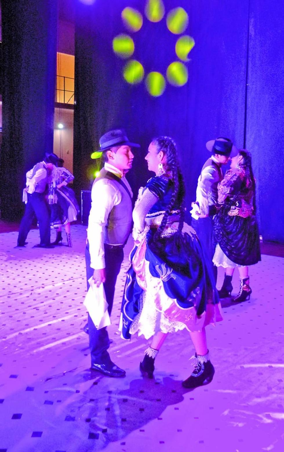 Siete países participan en el festival de danza esta noche
