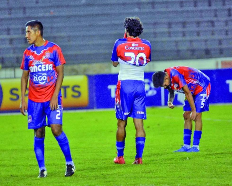 Universitario recibe a Bolívar  en un duelo de necesitados 