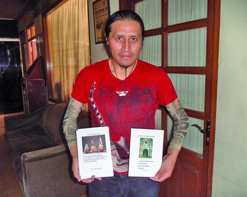 José Luis Pérez presenta su producto en feria de La Paz