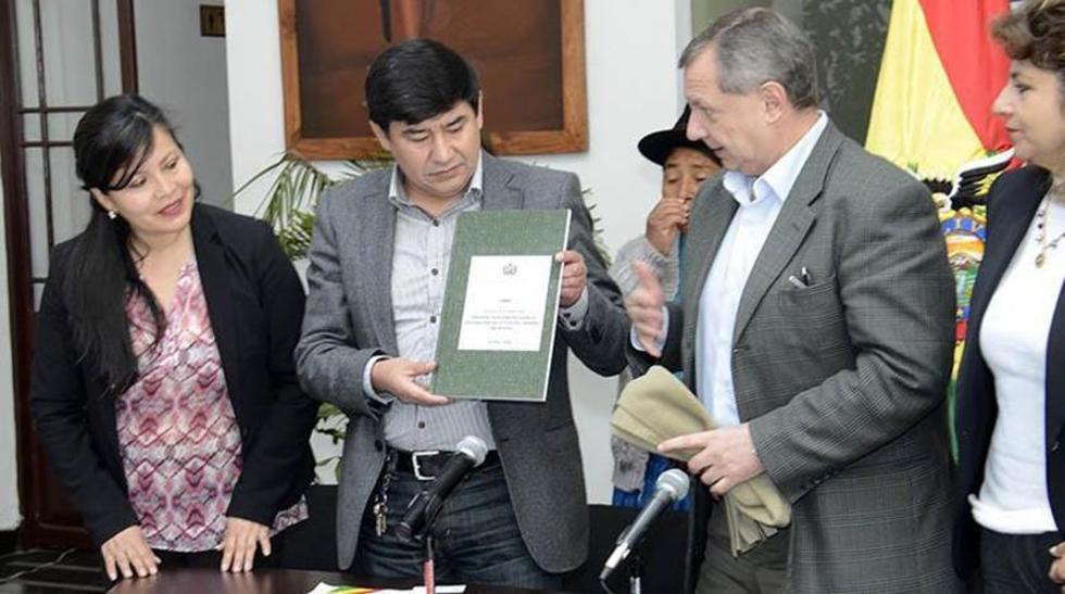 Fiscal general: aspirantes no precisan dimitir a sus cargos