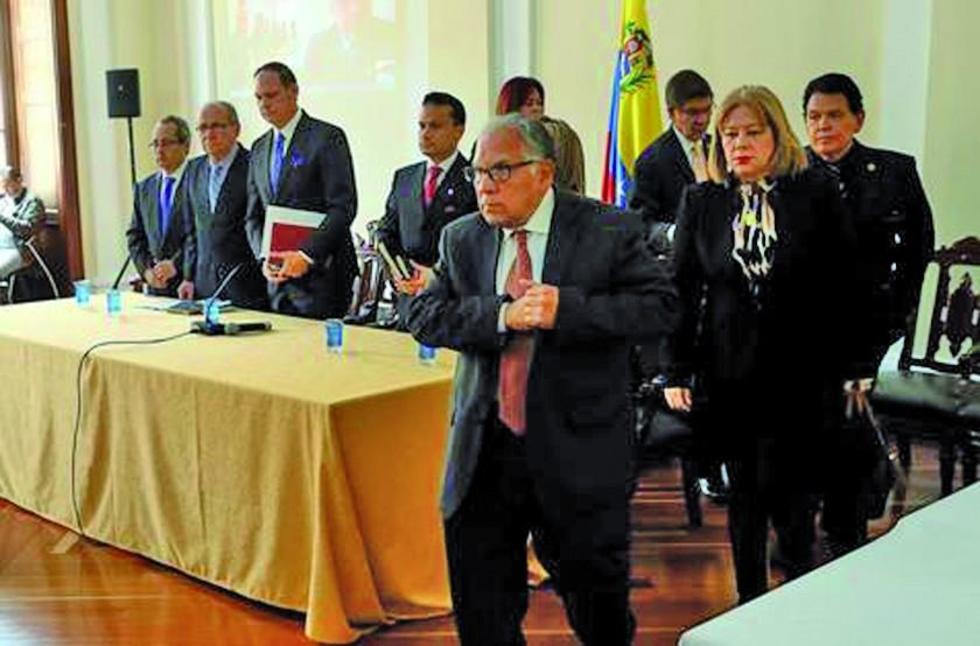 Tribunal en exilio condena a Maduro a 18 años de cárcel