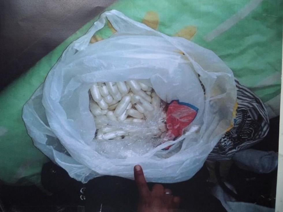 Incautan 114 cápsulas de droga cubiertas con preservativos