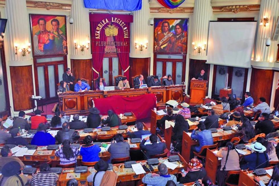 Legislativo aprueba informe de Romero por conflicto en la UPEA