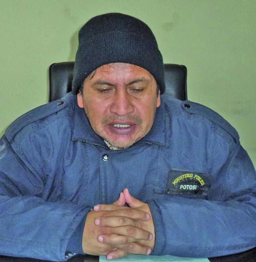 Investigan a profesores por supuesto abuso