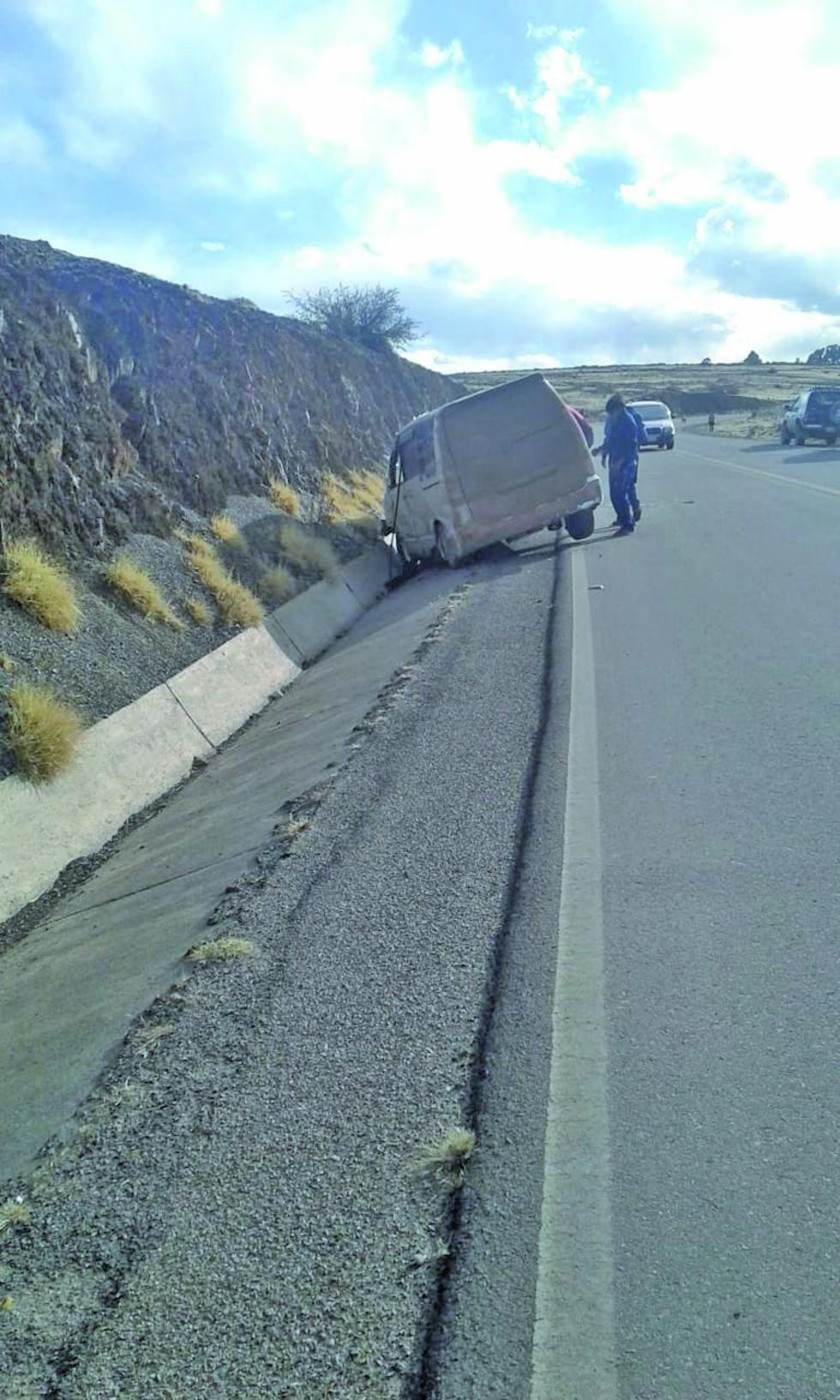 Ebrios pretenden tapar un accidente vial