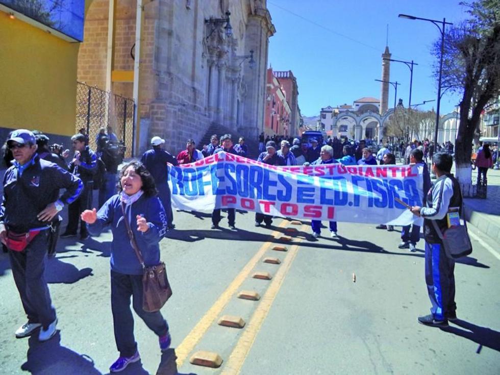 Rechazan que haya maestros de Educación Física de Venezuela