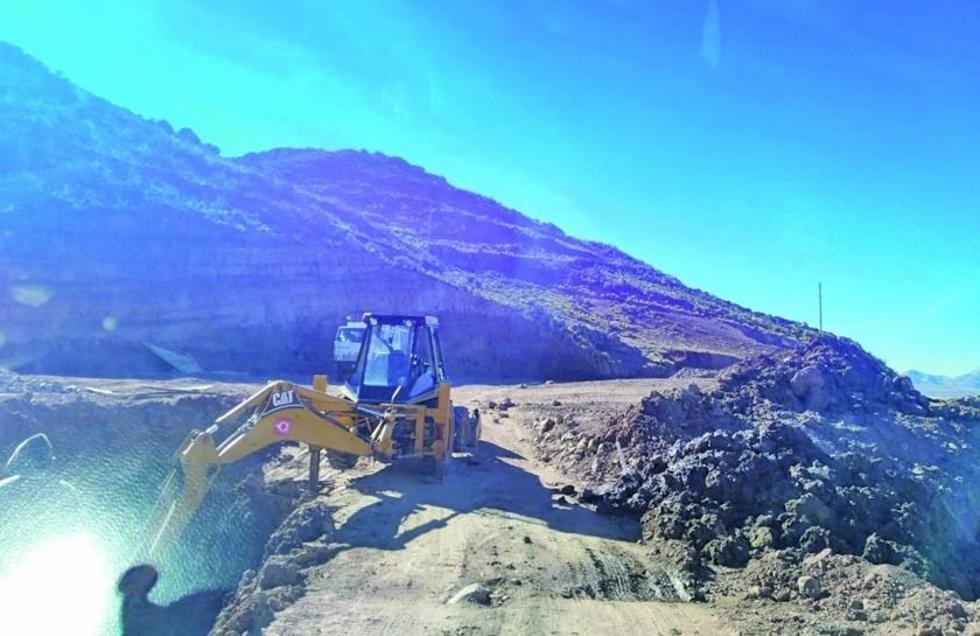 Empresa acelera trabajo de vía Cieneguillas Tinguipaya